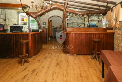 Tavern 500 m², Momjan - terrace, pool and accommodation - 17