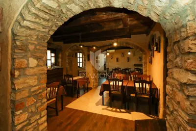Tavern 500 m², Momjan - terrace, pool and accommodation - 13