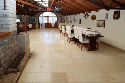 Tavern 500 m², Momjan - terrace, pool and accommodation - 4