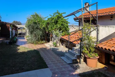 Tavern 500 m², Momjan - terrace, pool and accommodation - 11