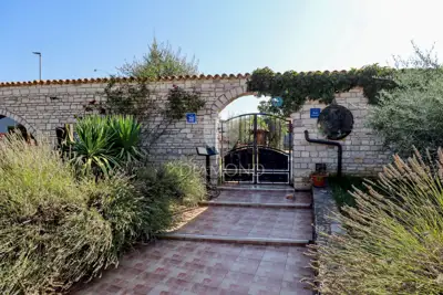 Tavern 500 m², Momjan - terrace, pool and accommodation - 8