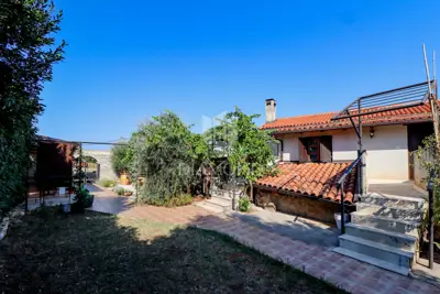 Tavern 500 m², Momjan - terrace, pool and accommodation - 9
