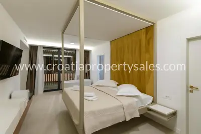 Vila 3 800 m², Makarska - panoramski pogled - 12