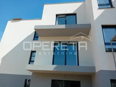 Stan, Vrboska na Hvaru, 2 spavaće sobe i lođa - 9