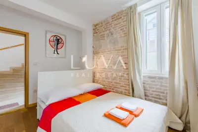 House 192 m², Varoš - pool and sauna in the center of Split - 13