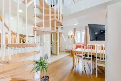 House 192 m², Varoš - pool and sauna in the center of Split - 22