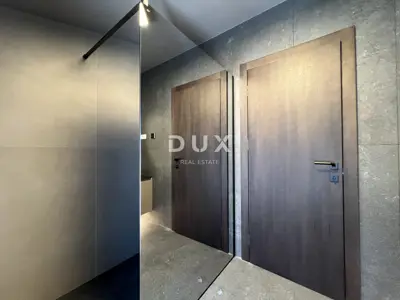 Haus zum Kauf in Sveta Jelena, 275 m² - 21