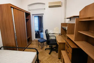 Rijeka, centar | trosoban stan sa dva balkona - 17