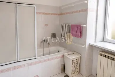 Rijeka, centar | trosoban stan sa dva balkona - 12