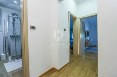 Zgrada u Puli, Centar - 3 stana i veliki podrum - 12