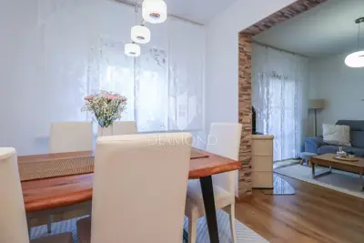 Zgrada u Puli, Centar - 3 stana i veliki podrum - 8