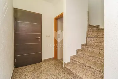Zgrada u Puli, Centar - 3 stana i veliki podrum - 17
