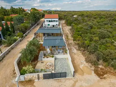 Kuća 163 m², Mandre - 1. red do mora i bazen - 2