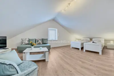 Stan 95 m², Kraljevica - dvoetažni, vrt i terasa - 7
