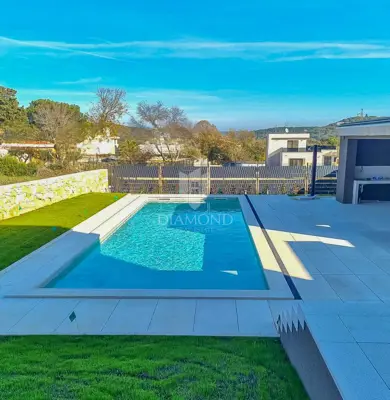 Kuća 225 m², Rovinj - bazen i okućnica - 12