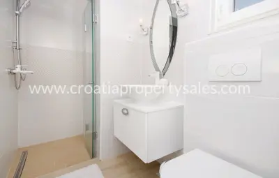 Kuća 1.305 m², Seget Donji - blizu mora i privatnost - 7