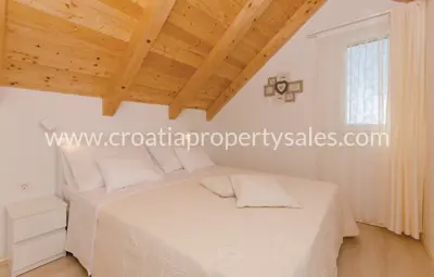 Kuća 1.305 m², Seget Donji - blizu mora i privatnost - 5