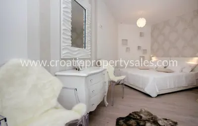 Kuća 1.305 m², Seget Donji - blizu mora i privatnost - 6