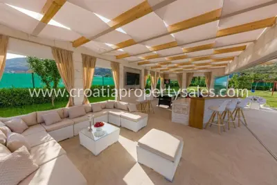 Kuća 1.305 m², Seget Donji - blizu mora i privatnost - 16