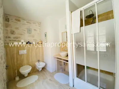 Wohnung, Brač, 220 m², 4 Zimmer, 670 000 € - 2