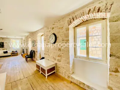 Wohnung, Brač, 220 m², 4 Zimmer, 670 000 € - 3