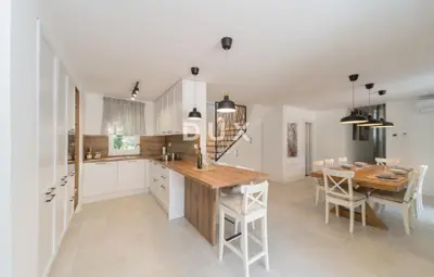 House 253 m², Vižinada - pool and sunbathing area - 16