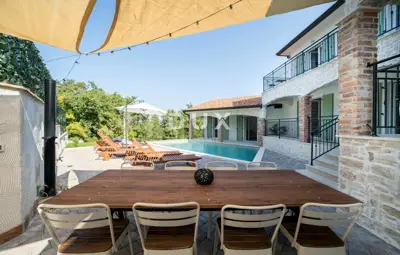 House 253 m², Vižinada - pool and sunbathing area - 4