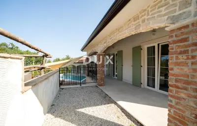 House 253 m², Vižinada - pool and sunbathing area - 8