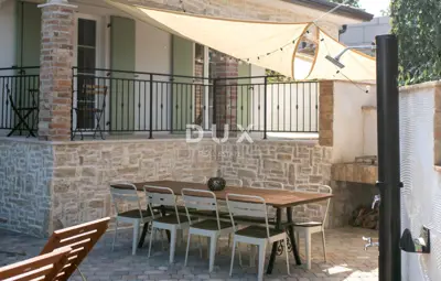 House 253 m², Vižinada - pool and sunbathing area - 5