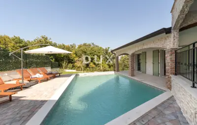 House 253 m², Vižinada - pool and sunbathing area - 3