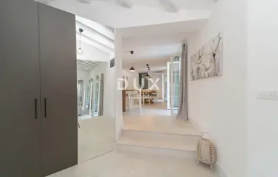 House 253 m², Vižinada - pool and sunbathing area - 17