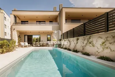 Semi-detached house in Tar, Vabriga - 700 m from the sea and pool - 4