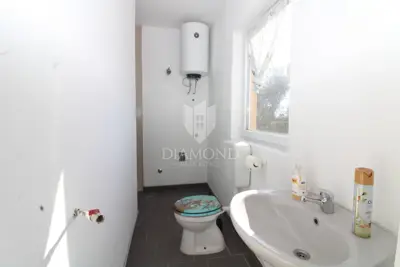 Kuća u Svetvinčentu, kamena i s okućnicom 195 m² - 4