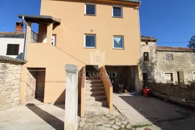 Kuća u Svetvinčentu, kamena i s okućnicom 195 m²
