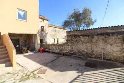 Kuća u Svetvinčentu, kamena i s okućnicom 195 m² - 16