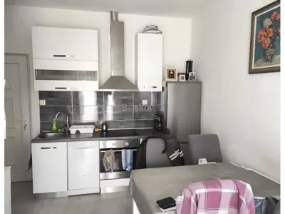 Dugi Rat, apartment 30.50 m², 1st floor, sea view