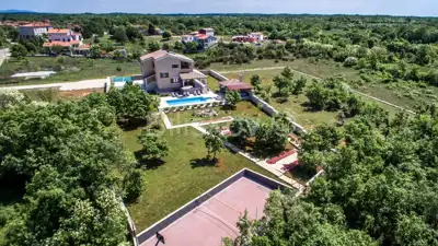 Vila 294 m², Štokovci kraj Pule, grijani bazen i vrt - 14