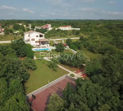Vila 294 m², Štokovci kraj Pule, grijani bazen i vrt - 15