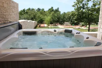 Vila 294 m², Štokovci kraj Pule, grijani bazen i vrt - 19