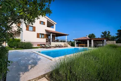 Villa 294 m², Štokovci bei Pula, beheizter Pool und Garten - 6