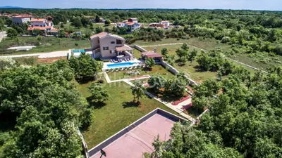 Villa 294 m², Štokovci bei Pula, beheizter Pool und Garten - 14