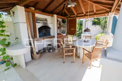 Kuća 229 m², Sutivan na Braču, bazen i maslinik - 7