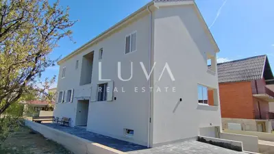 House 377 m², Kaštel Štafilić - 400 m from the sea
