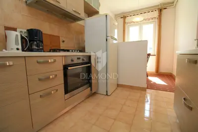 Labin, beautiful family house with three separate apartments - 17