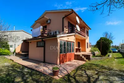 Labin, beautiful family house with three separate apartments - 5