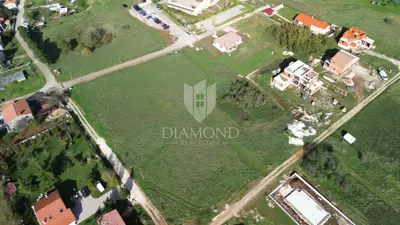 Building plot 1,057 m², Kršan - quiet location - 2