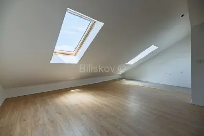 Wohnung 86 m², Sveti Duh, neu renoviert und hell