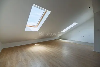 Stan 86 m², Sveti Duh, novouređen i svijetao