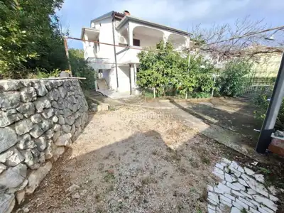 Grad Krk - Haus mit drei Wohnungen - 6