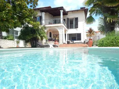 Villa 450 m², Umag - erste Reihe am Meer und freier Blick